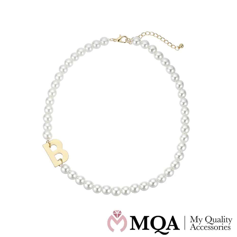 Halsband med pärlor