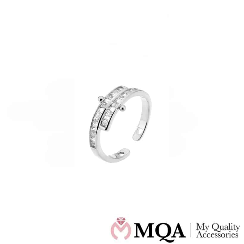 Ring, silverfärgade med glasstenar