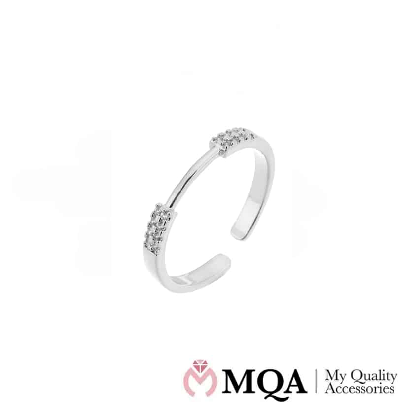 Ring, silverfärgade med 2 rader gnistrande stenar