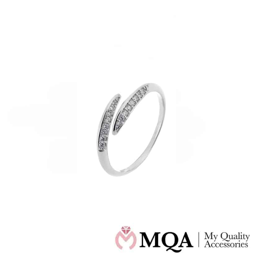 Ring, silverfärgade med små stenar