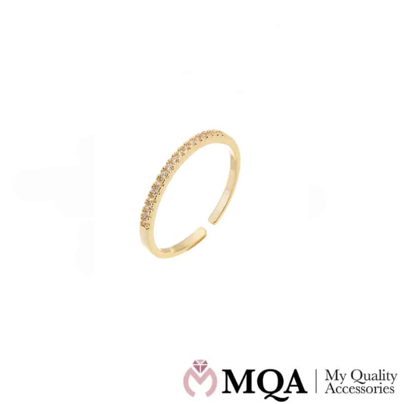 Ring, guldfärgade med en rad vackra stenar