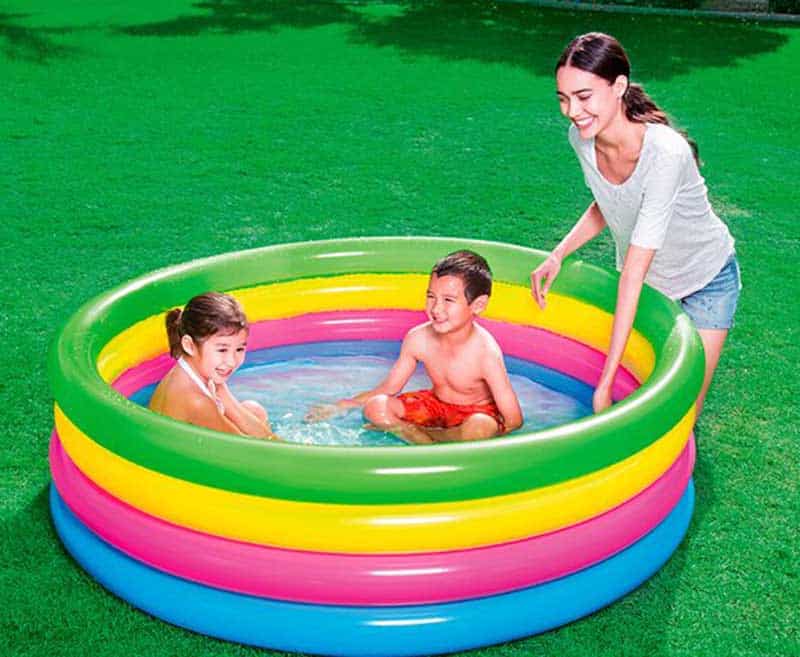 Swimming Pool Rainbow från Bestway (4 ringar)