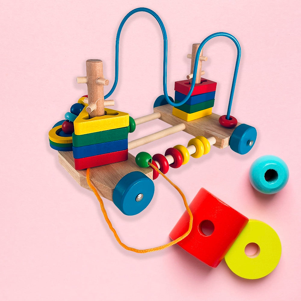Träleksak - rullande vagn med pärlabyrint