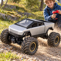 Radiostyrd offroadbil med 4-hjulsdrift och tuff pickupdesign