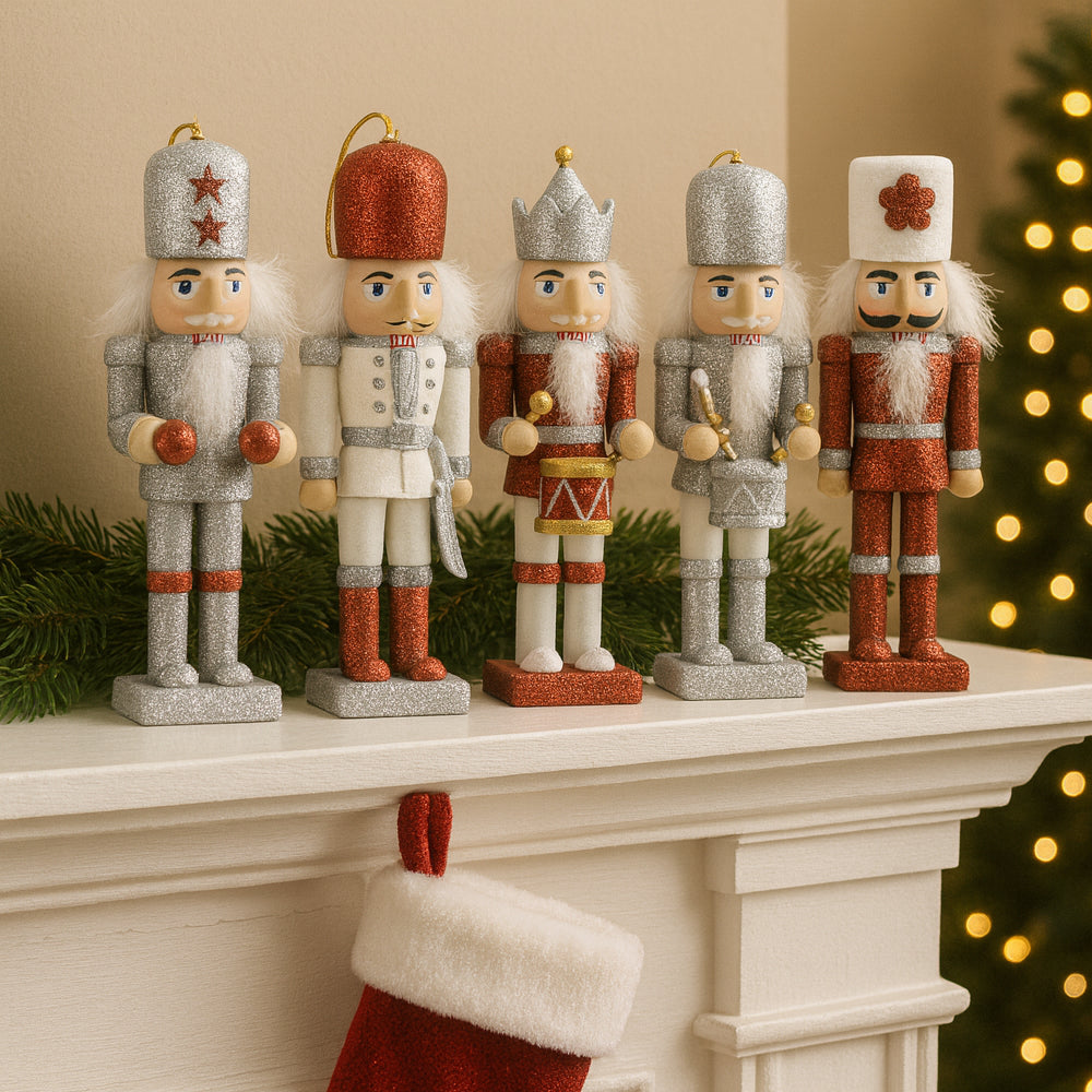 Nötknäpparfigurer i Trä - 12,5 cm, set om 5 figurer -