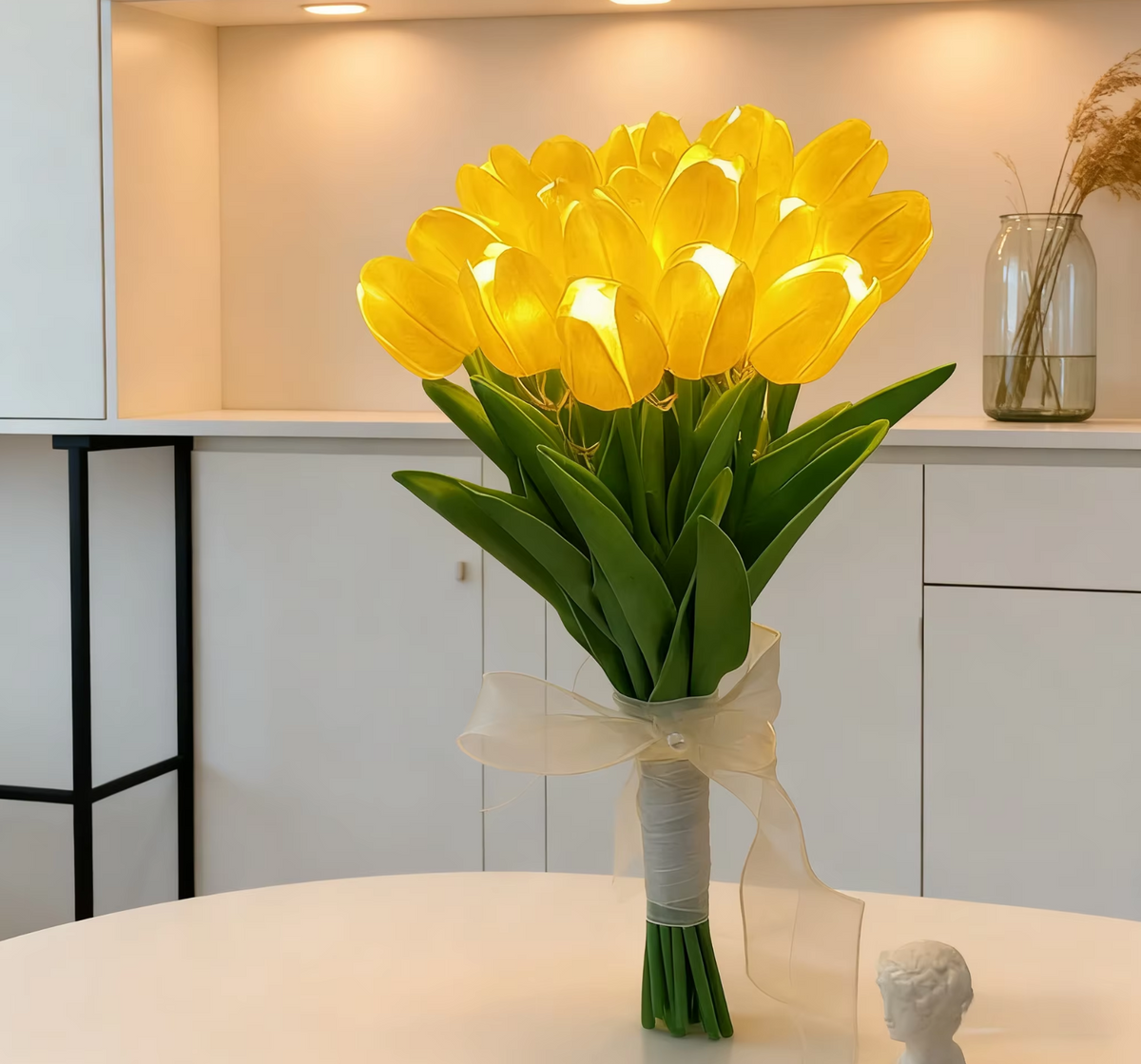 LED Tulpanbukett – 10 Vita Tulpaner med Varmt Stämningsljus