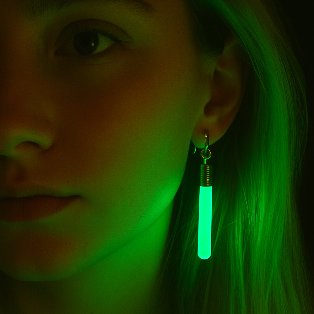 Glow-in-the-dark örhängen – Höj ljuset och festen!