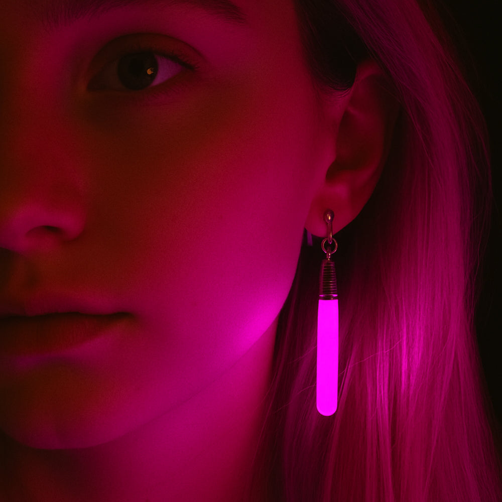 Glow-in-the-dark örhängen – Höj ljuset och festen!